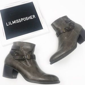 White Mountain Women’s Brown Leather Ankle Boots Size 7.5